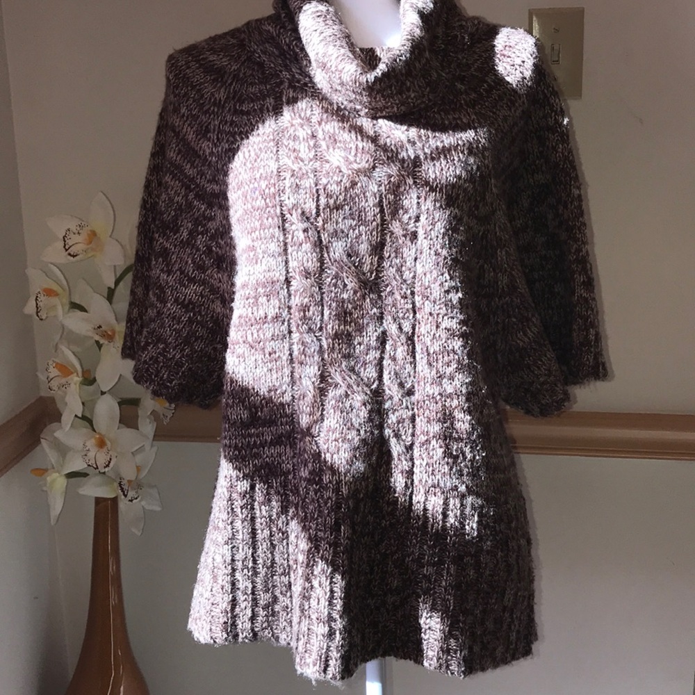Sweater with Wide half sleeve